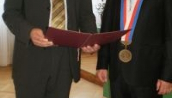 P8272231